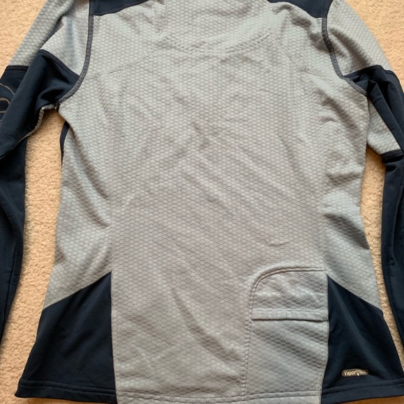 North Face Quarter Zip - Picture 2 of 2